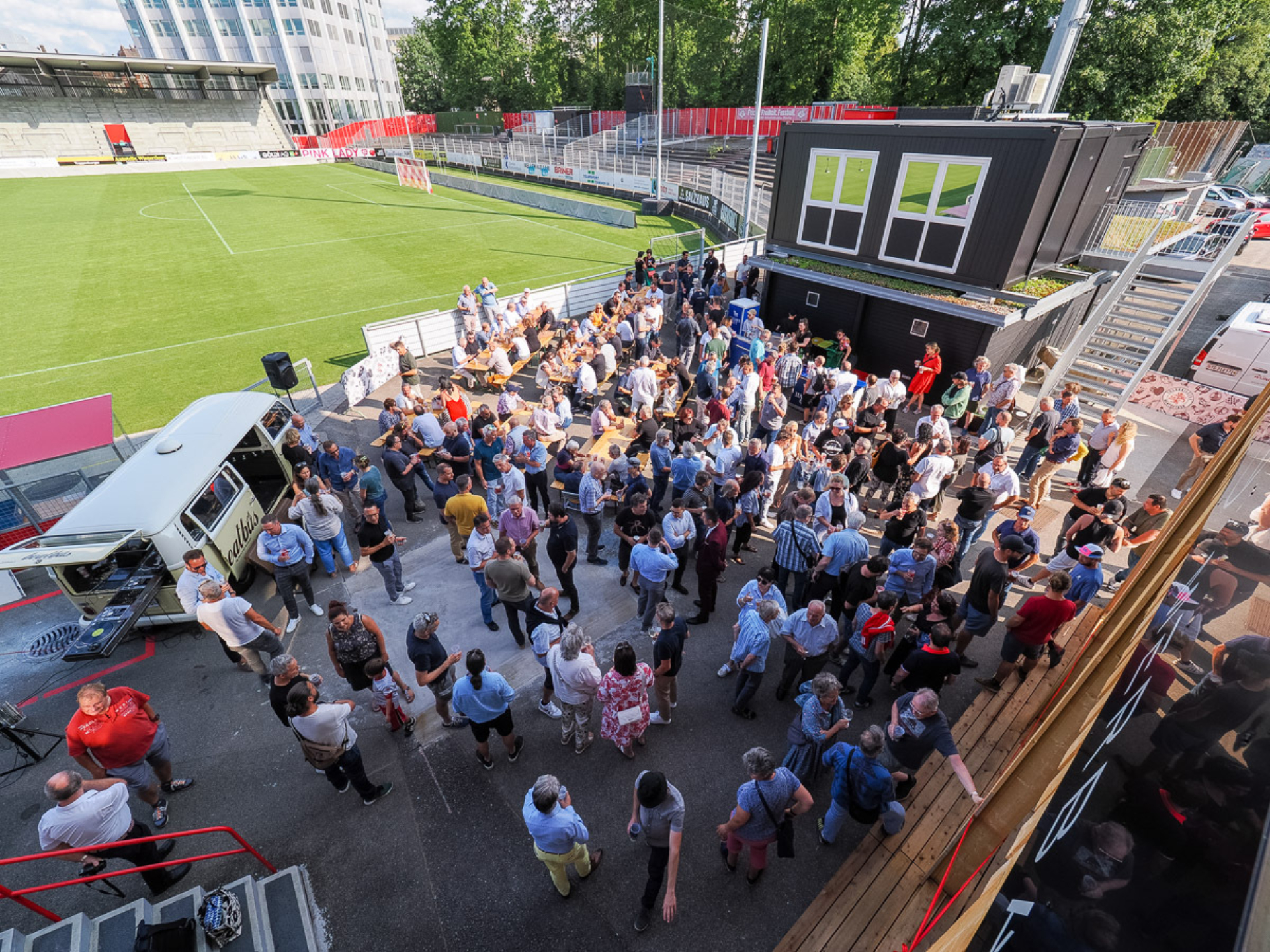 Lopardo fcw clubhaus people web 102778