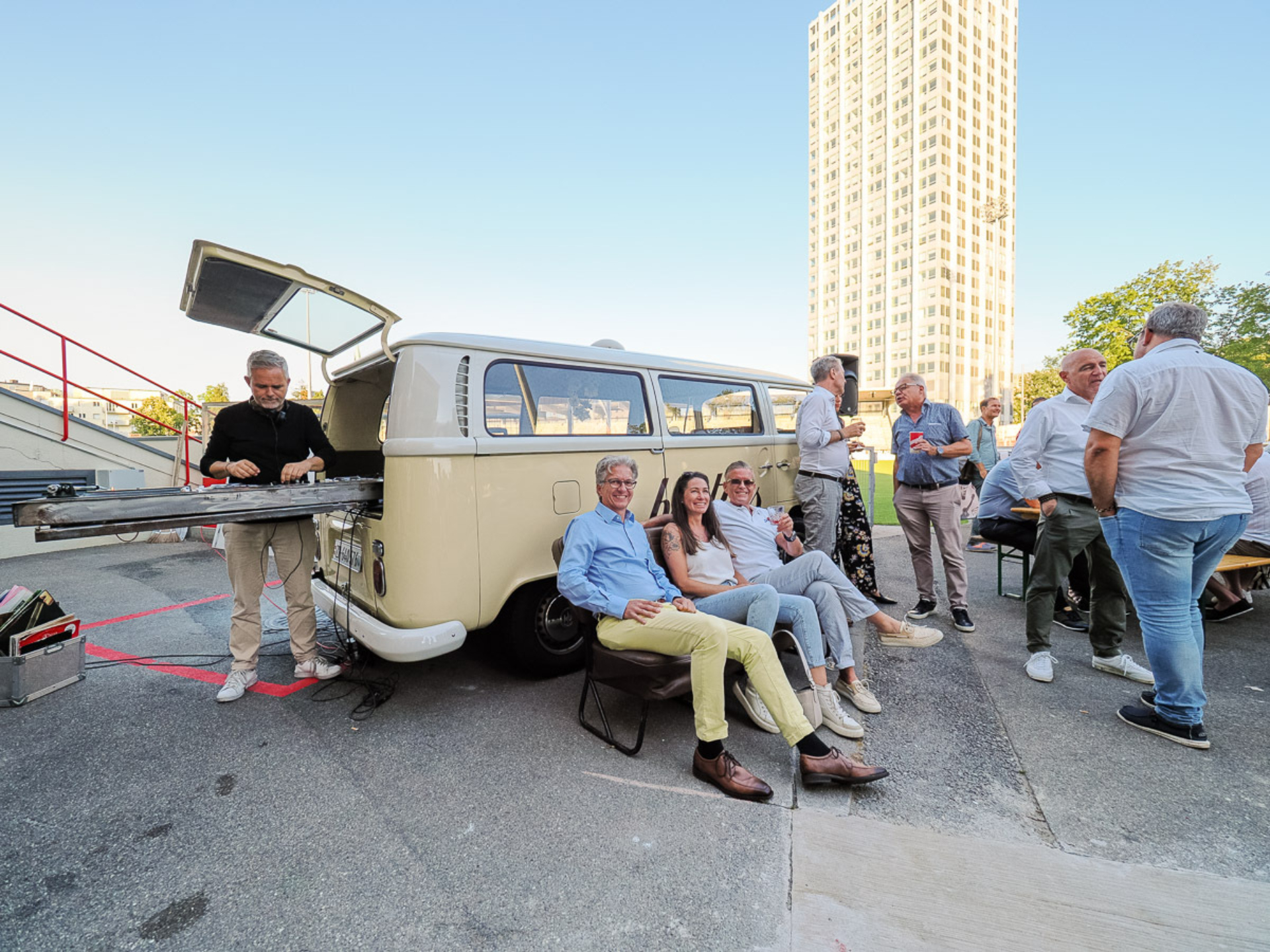 Lopardo fcw clubhaus people web 103564