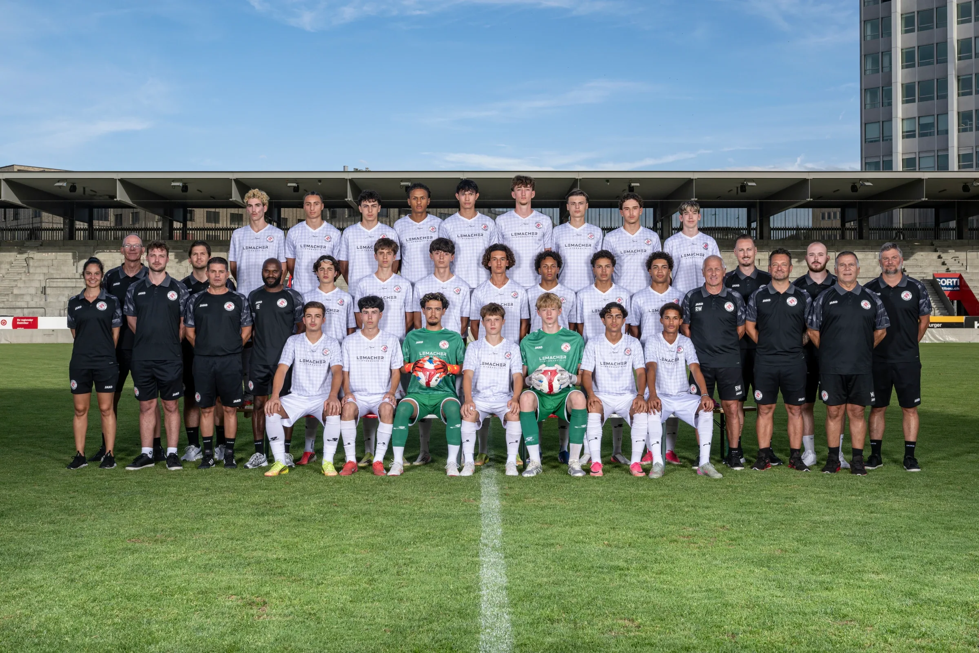 U17
